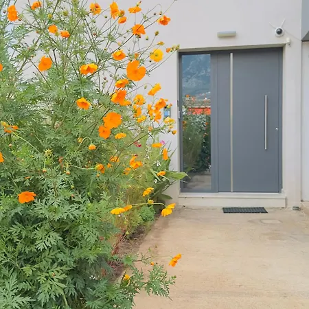 Comfy Vista Каламата